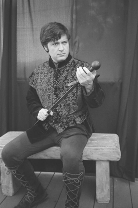 California Shakespeare Company Presents HAMLET At Simi Valley Cultural Arts Center Image