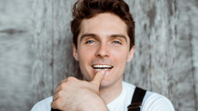 Max Sheldon Takes the Stage at Feinsteins/54 Below 
