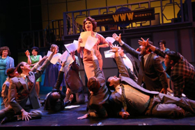 Review: HOW TO SUCCEED IN BUSINESS Musical Comedy Satirizes the Brotherhood of Backstabbing Men in the 1960s Corporate World 