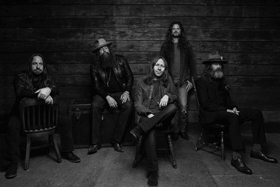 BLACKBERRY SMOKE Releases LET ME DOWN EASY Featuring Amanda Shires, New Album Out 4/6  Image