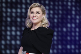 THE KELLY CLARKSON SHOW Sold In 99% Of U.S. For Its Premiere In National Syndication  Image