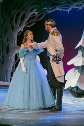 Review:  CINDERELLA: A HOLIDAY MUSICAL at The Growing Stage Dazzles 