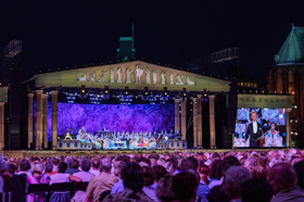 André Rieu And The Johann Strauss Orchestra Light Up With Martin Lighting 