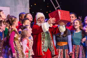 KRIS KRINGLE THE MUSICAL with Cathy Rigby, Andrew Keenan-Bolger and More, Arrives at Town Hall Today Image