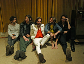 Voyages Stream Debut EP 'New Year's Day' Image