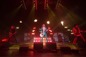The Darkness Release New Live Track SOLID GOLD Image