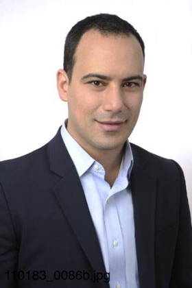 Mosheh Oinounou Named EP of CBS EVENING NEWS WITH JEFF GLOR Image