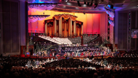 BWW Exclusive: Sutton Foster & Hugh Bonneville Join Mormon Tabernacle Choir for Magnificent Christmas Concert Image