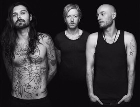 Scottish Rock Trio BIFFY CLYRO Cover Classic Hit MODERN LOVE For The Howard Stern Tribute To David Bowie 