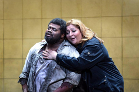 Interview: From BOHEME to OTELLO and Back, Met Tenor Russell Thomas Finds Variety the Spice of Singing Opera Image