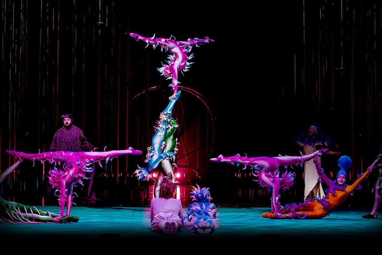 Review: CIRQUE DU SOLEIL's VAREKAI in Texas Image
