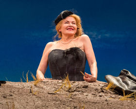 Review: Dianne Wiest Brings On the Sun in Beckett's HAPPY DAYS 