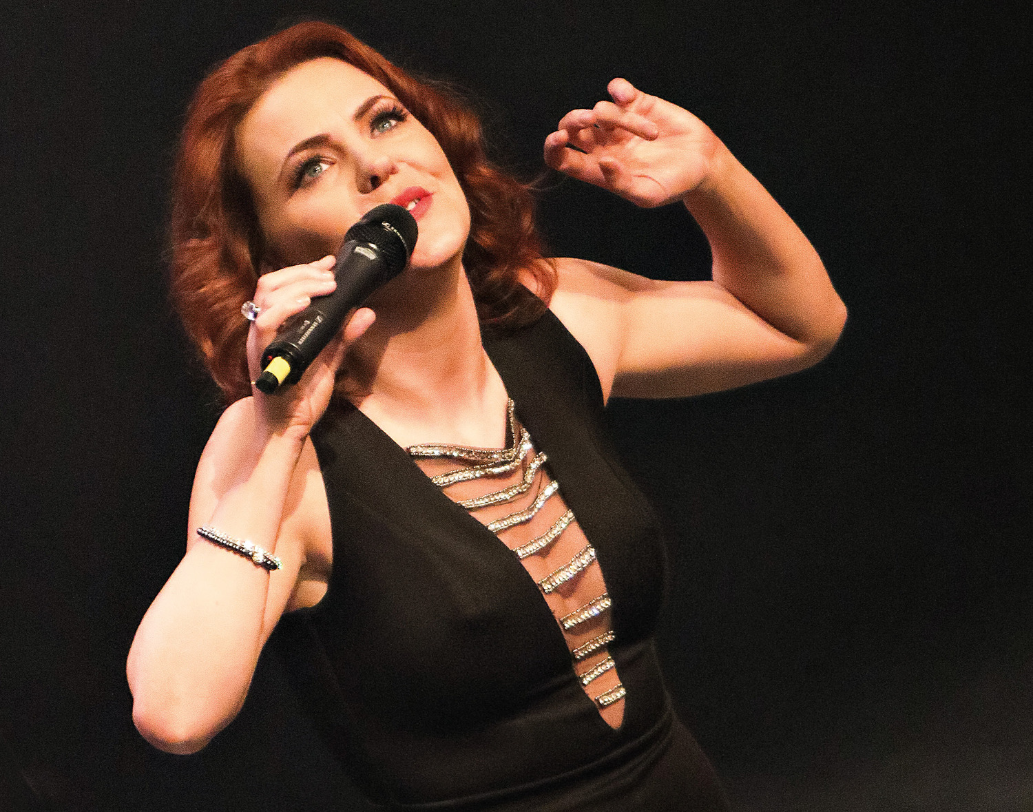 Review: RACHEL TUCKER, Shoreditch Town Hall Image
