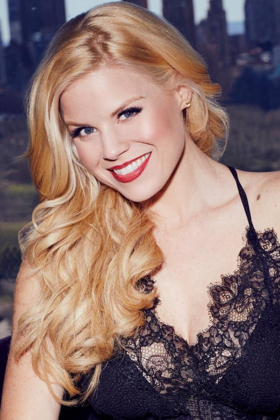 Review: Megan Hilty is a Star at the SCERA 