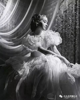 MARSHA HUNT'S SWEET ADVERSITY to Hold Premiere and Benefit Image