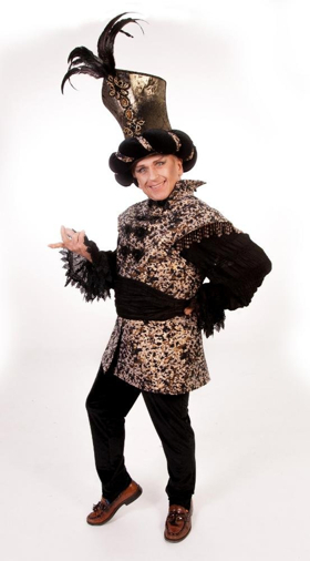 Wayne Sleep Dances Into Cambridge For This Year¹s Family Pantomime ALADDIN Image