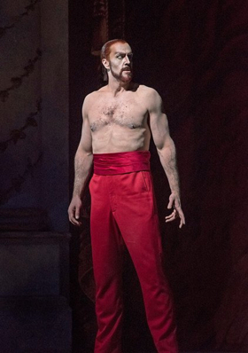 Interview: MEFISTOFELE is a Devil of a Hat-Trick for the Met's Rising Star Christian Van Horn Image