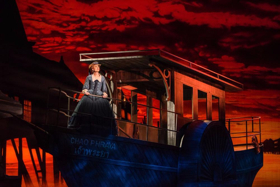 Interview: Heather Botts as Anna in THE KING & I on Tour Image