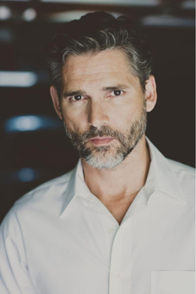 Eric Bana Cast Opposite Connie Britton in Bravo's DIRTY JOHN Image