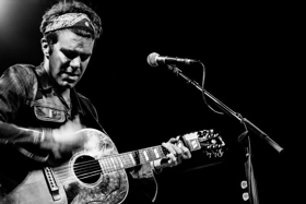 Stephen Kellogg To Release Will Hoge-Produced 'Objects In The Mirror' On November 23 Image