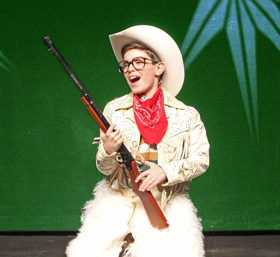 James Bernard, James Lloyd Reynolds, Jennifer Hope Wills, Holly Ann Butler and More to Lead A CHRISTMAS STORY at Patchogue Theatre; Cast Complete! Image