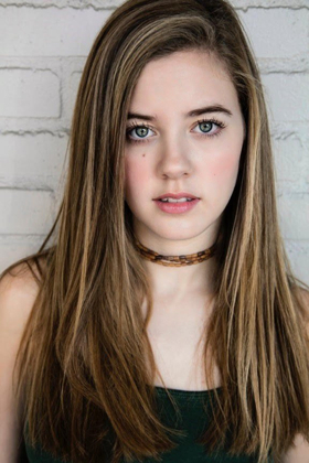 Mallory Bechtel Will Play Zoe Murphy in DEAR EVAN HANSEN Image