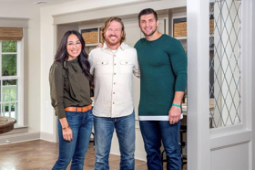 Laura Bush, Tim Tebow Set for Special Episodes of HGTV's FIXER UPPER  Image