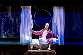 Review: A CHRISTMAS CAROL, Laban Theatre Image