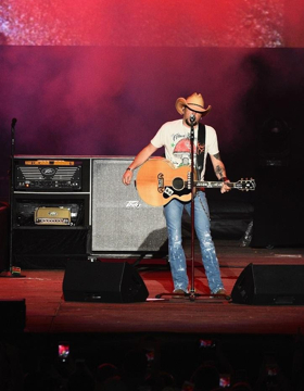 Jason Aldean Debuts 7/6 on AT&T AUDIENCE Network, Watch A 'First Look' From Entertainment Tonight Now Image
