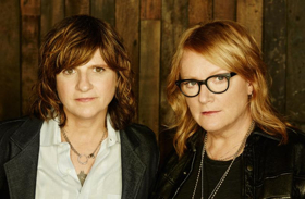 INDIGO GIRLS Comes to the Warner Image