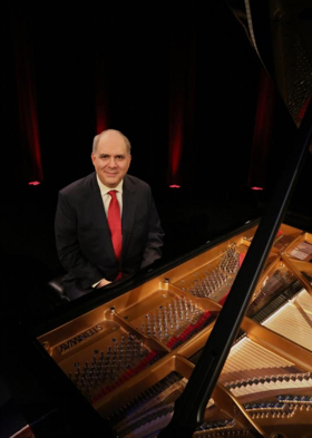 Harris Center Pianist Richard Glazier Debuts New CD 