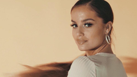 Libby Whitehouse Releases the Music Video for 'New Boy' Image