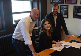 Elle Winter Signs to Sony's RED MUSIC Image