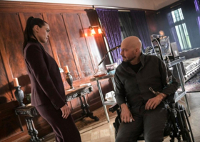 BWW Recap: This Week's SUPERGIRL Stands and Delivers a Shocking and Potentially Fatal End For a Beloved Regular Image