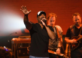 Darius Rucker Concert Special Premieres on AT&T AUDIENCE Network, Today Image