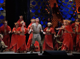 Review: Met Opera Season Opens with New SAMSON ET DALILA, in Crazy, Rich Philistine Style 