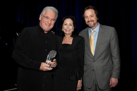 Pinchas Zukerman Receives Dushkin Award at Music Institute's Anniversary Gala  Image