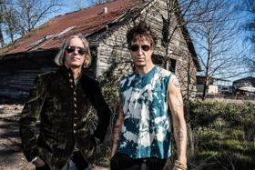 R.E.M's Peter Buck and Joseph Arthur Release Video for ARE YOU ELECTRIFIED 