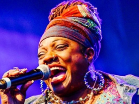 Thornetta Davis Comes to Festival Place Image
