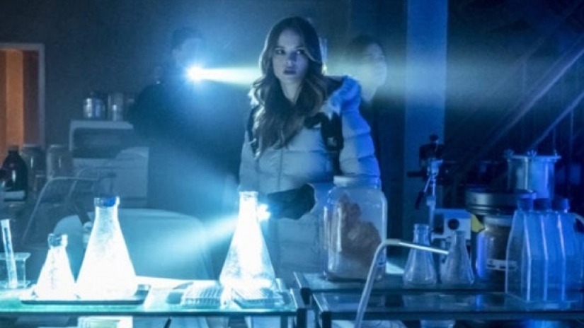 BWW Recap: Things Get Chilly on THE FLASH Image