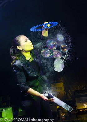 GAZILLION BUBBLE SHOW Enters Its 12th Year With 4,279 Performances And Over 700,000 Smiles Image