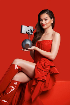 Hailee Steinfeld to Host the 2018 MTV EMAS Image