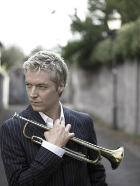 Chris Botti Returns to Van Wezel Image