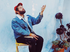 Tom West Shares GOT IT CHEAP From New Album I'M LIVIN' Out This Summer 