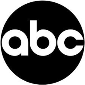 Hannah Simone will Write, Star in ABC Pilot Inspired by Her Family Image