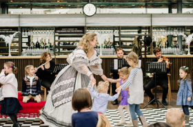 Royal Opera House's Family Sunday Brings ROMEO AND JULIET to Children Image