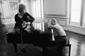 Diplo Debuts Video for 'Get It Right' Featuring MO Image