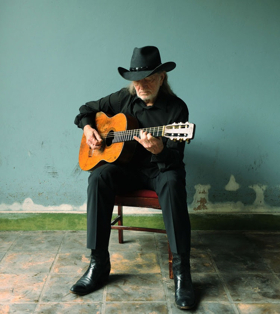 Willie Nelson Heads to Luther Burbank Center for the Arts 