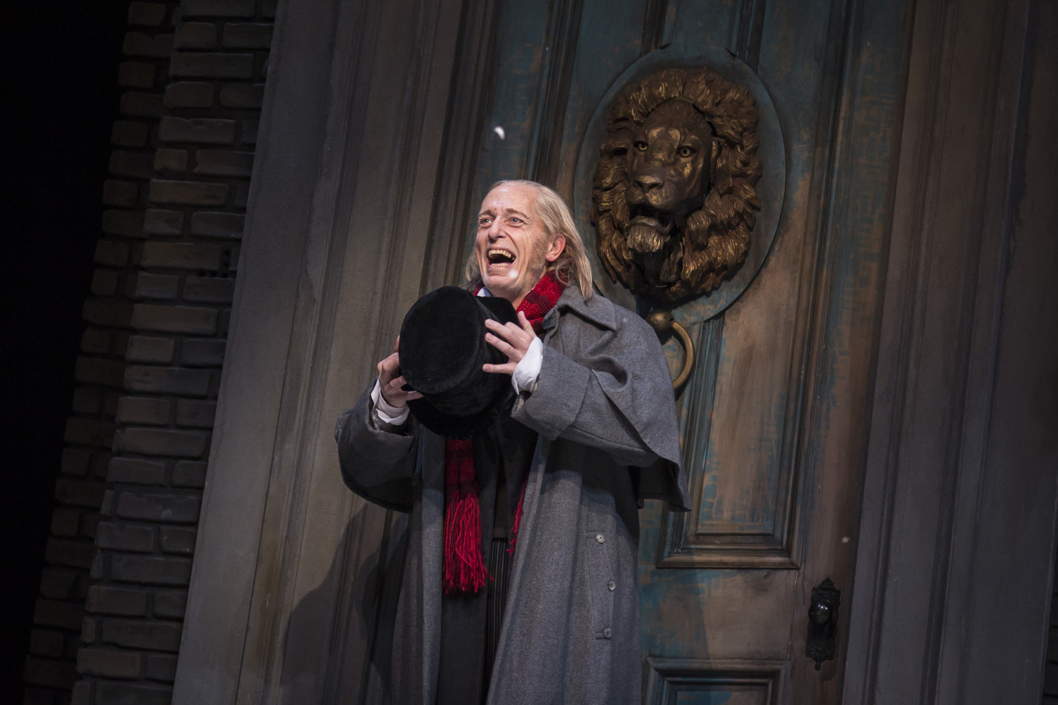 Review: A CHRISTMAS CAROL at Goodman Theatre Image