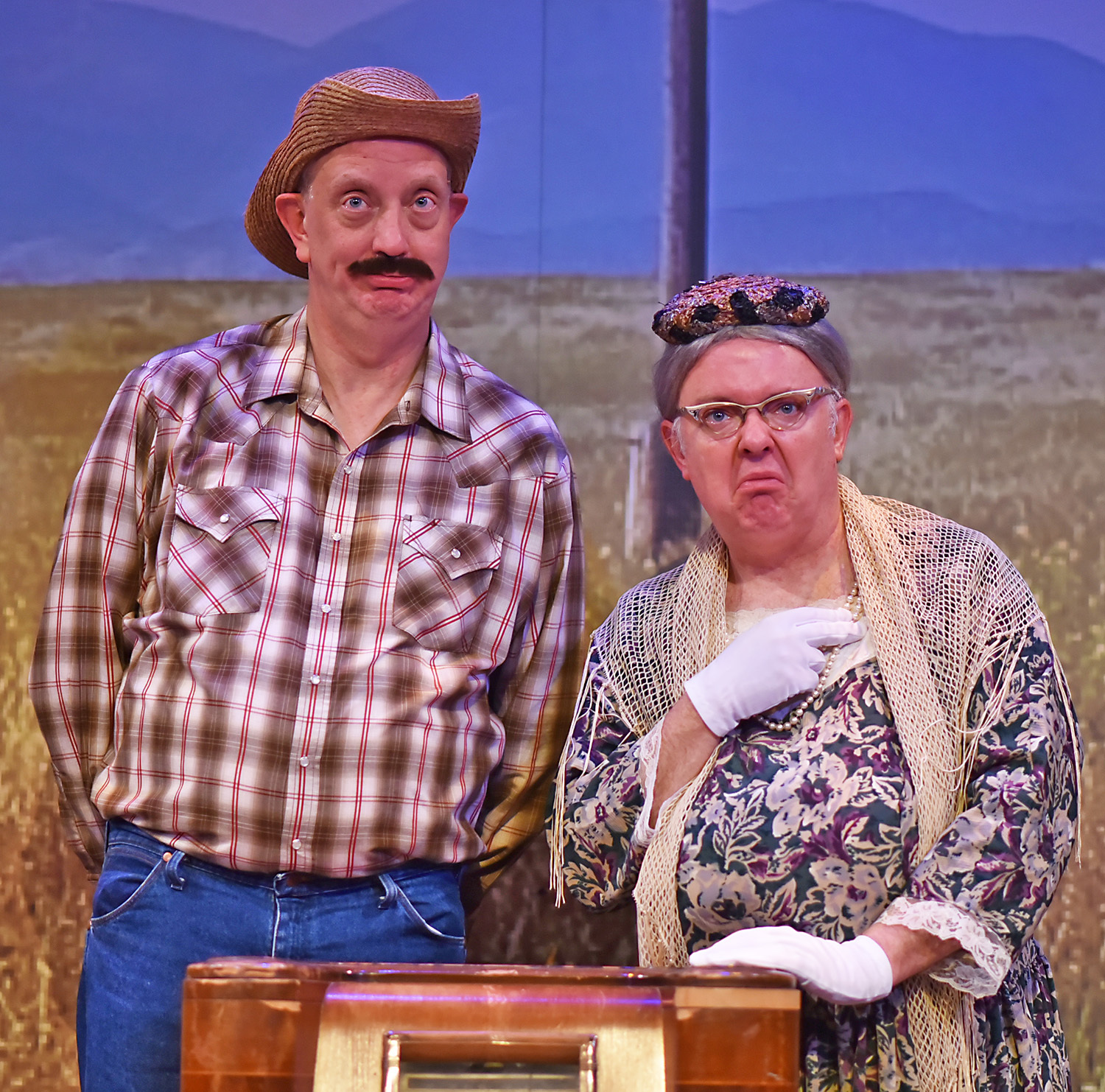 Review: GREATER TUNA at Beef & Boards Dinner Theatre Image